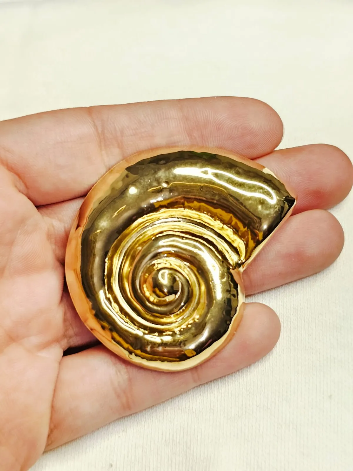 Gold Conch view 2