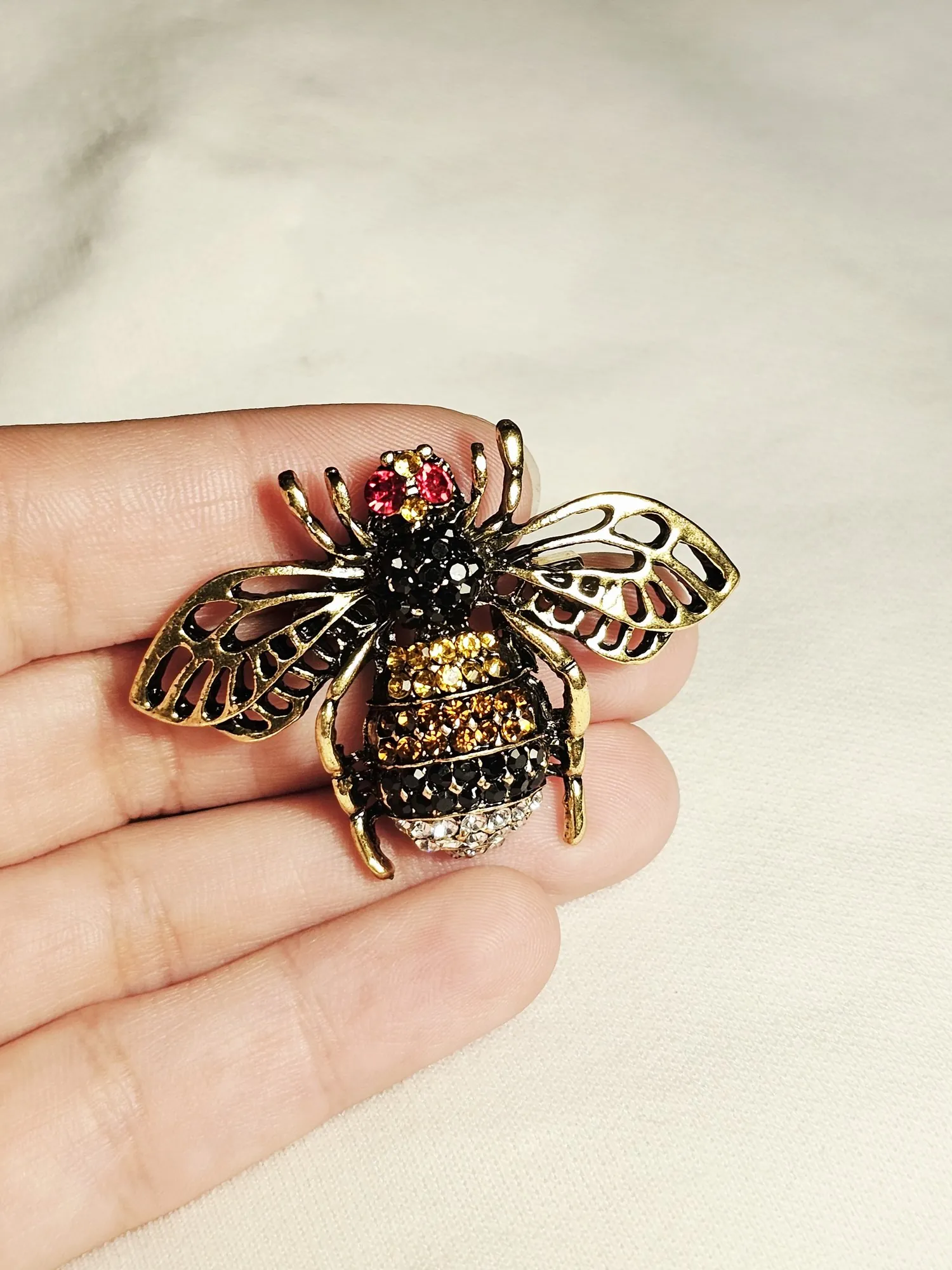Honey Noir Bee view 2